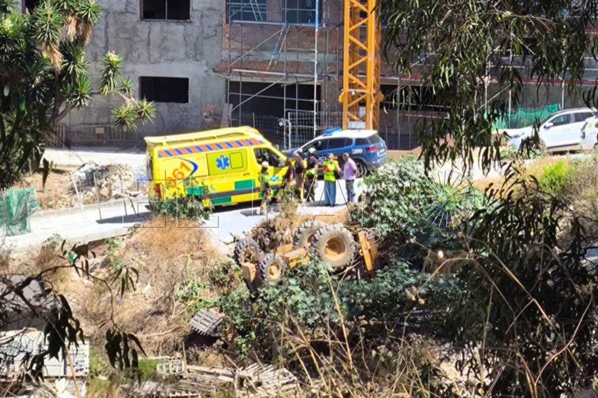 Investigación abierta Ocurrido el accidente ahora se abrirá, como marca el protocolo, una investigación para conocer las causas que han motivado este suceso. accidente-maquinaria-avenida-Lisboa-bomberos-007