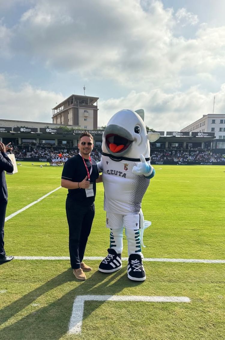 ad-ceuta-sporting-jorge-lorenzo-saque-honor-talla-mundial