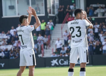 anuar-aisar-jugadores-ceuta-titulares-frente-sporting