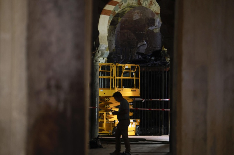 asi-ha-quedado-mezquita-catedral-cordoba-fuego