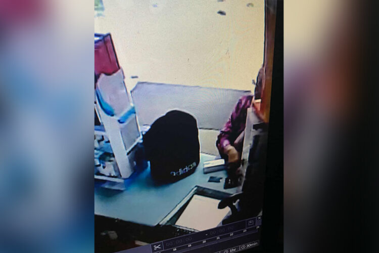 buscan-mochila-robada-documentacion-llaves-dinero