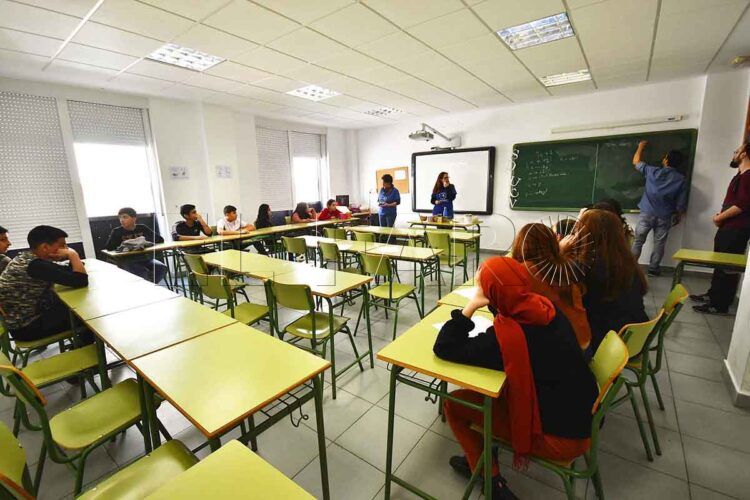 ceuta-recibe-millones-becas-estudiantes