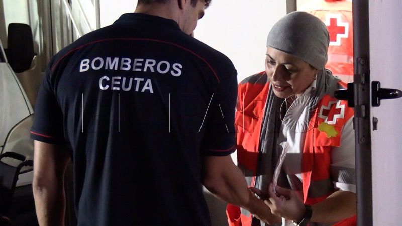 cruz-roja-atiende-personas-durante-feria-ceuta-2025