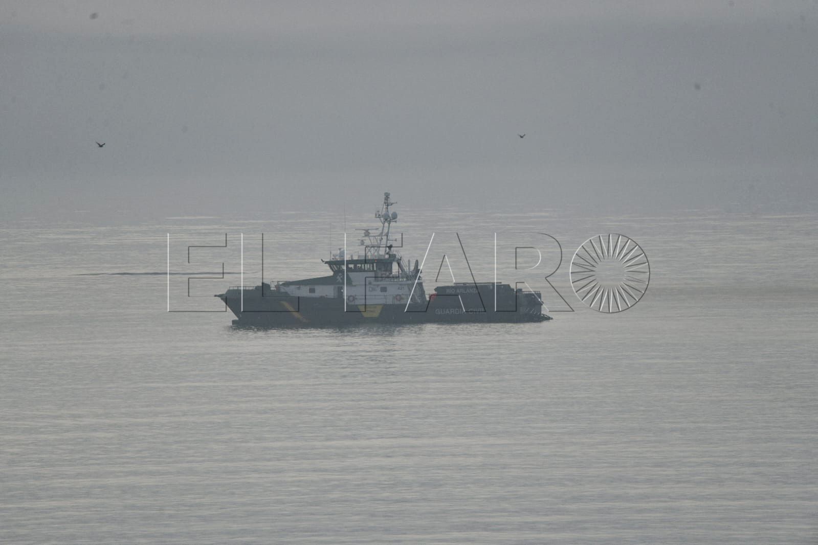 entrada-inmigrantes-mar-flotadores-guardia-civil-7-agosto-2025-6