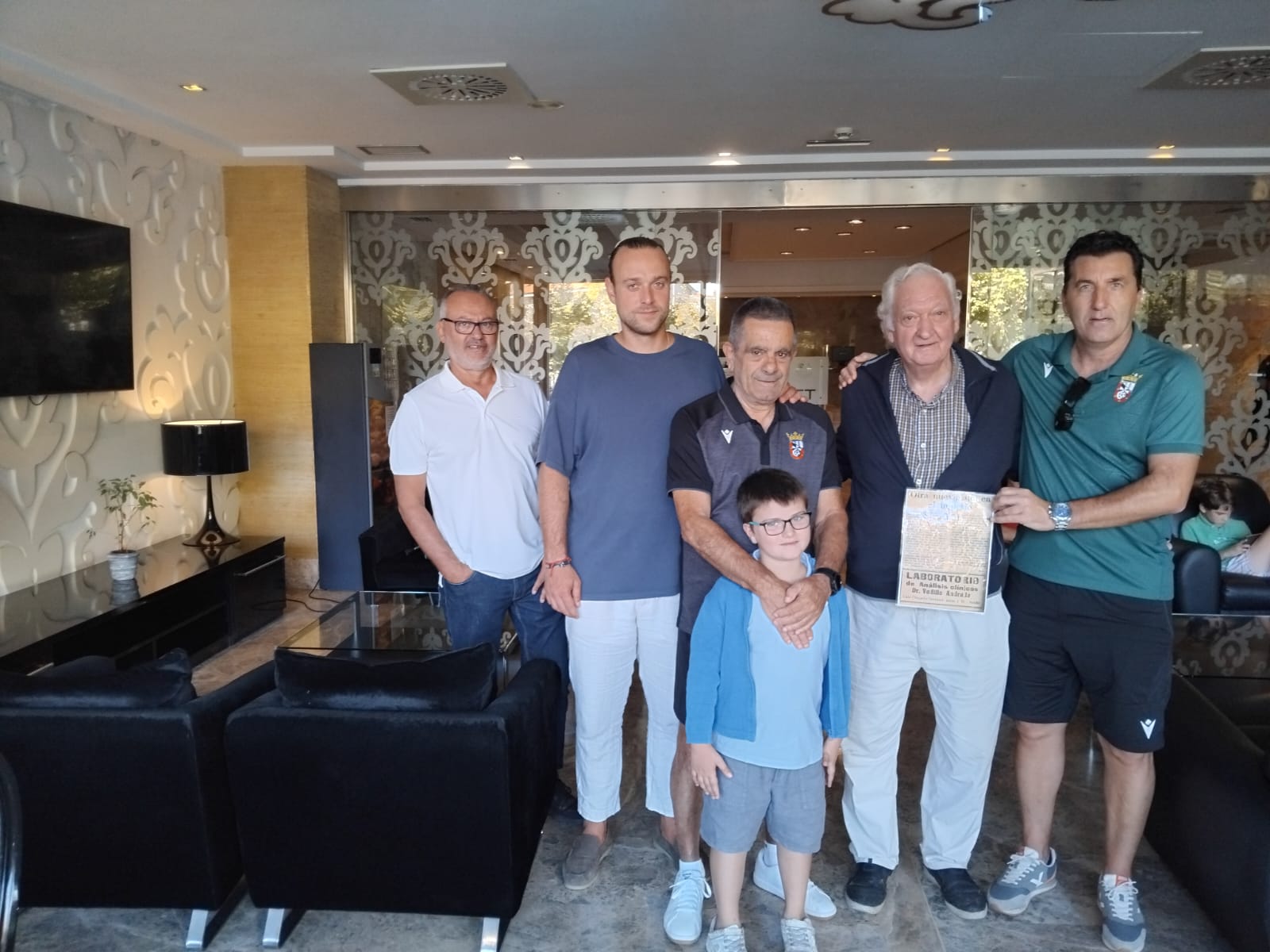 exfutbolista-fernando-perez-zumel-visita-ad-ceuta-santander-2