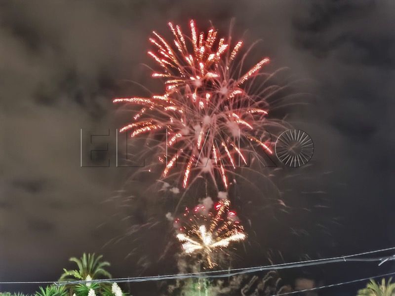 fuegos-artificiales-iluminan-adios-feria-ceuta-2025