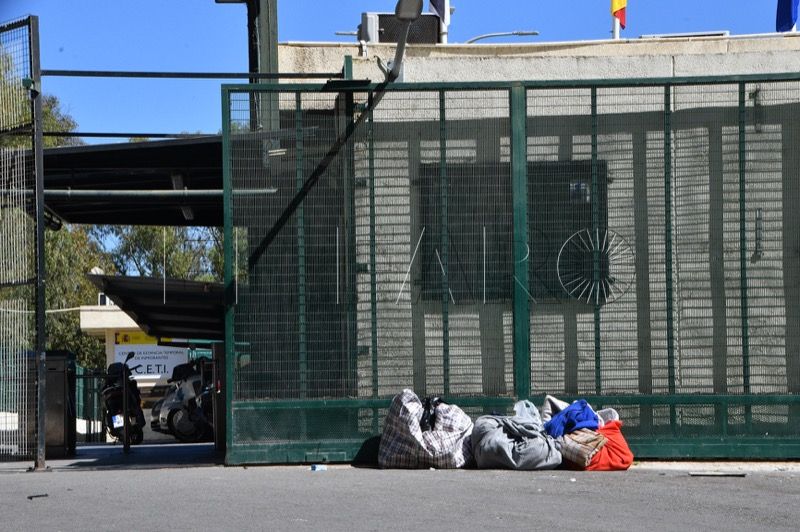 gobierno-espana-trabaja-salidas-extraordinarias-inmigrantes-ceti-008