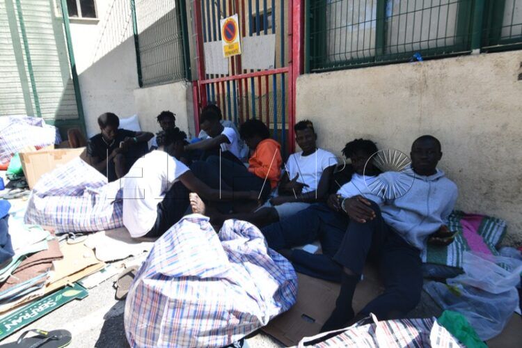 gobierno-espana-trabaja-salidas-extraordinarias-inmigrantes-ceti-013