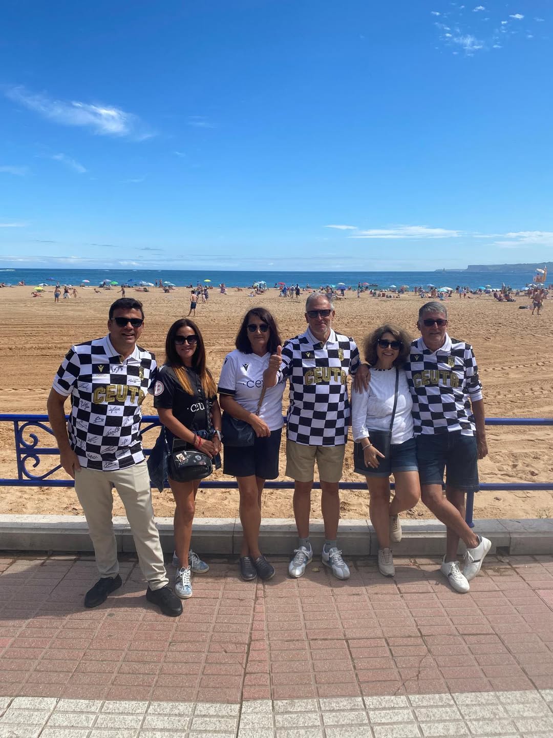 hinchada-ad-ceuta-optimista-partido-racing-santander-2