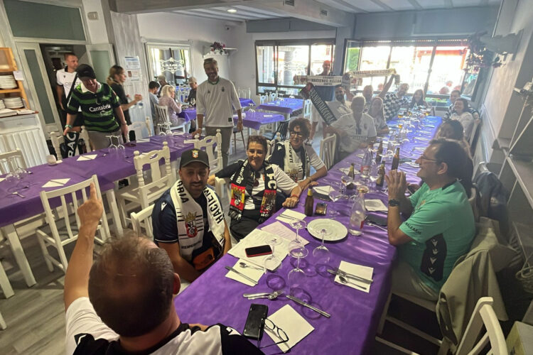 hinchada-ad-ceuta-optimista-partido-racing-santander