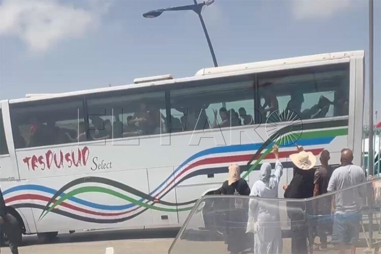 madres-lloran-hijos-deportados-sur-marruecos-cruzar-ceuta