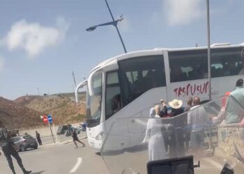 madres-lloran-hijos-deportados-sur-marruecos-cruzar-ceuta