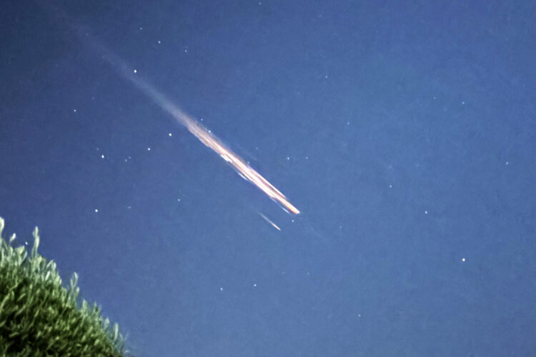 meteorito-cruza-estrecho