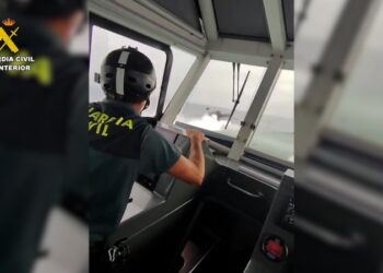 persecucion-horas-interceptar-narcolancha-guardia-civil-003
