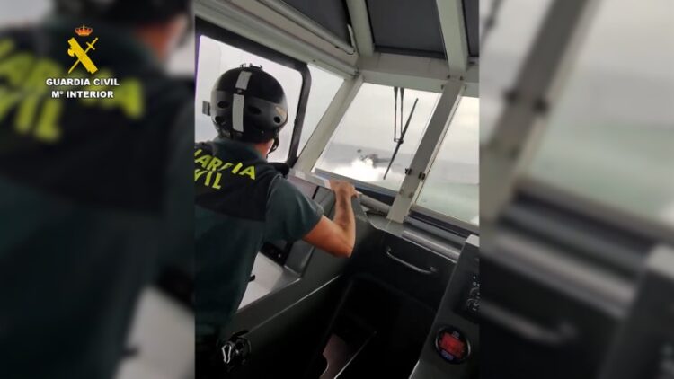 persecucion-horas-interceptar-narcolancha-guardia-civil-003