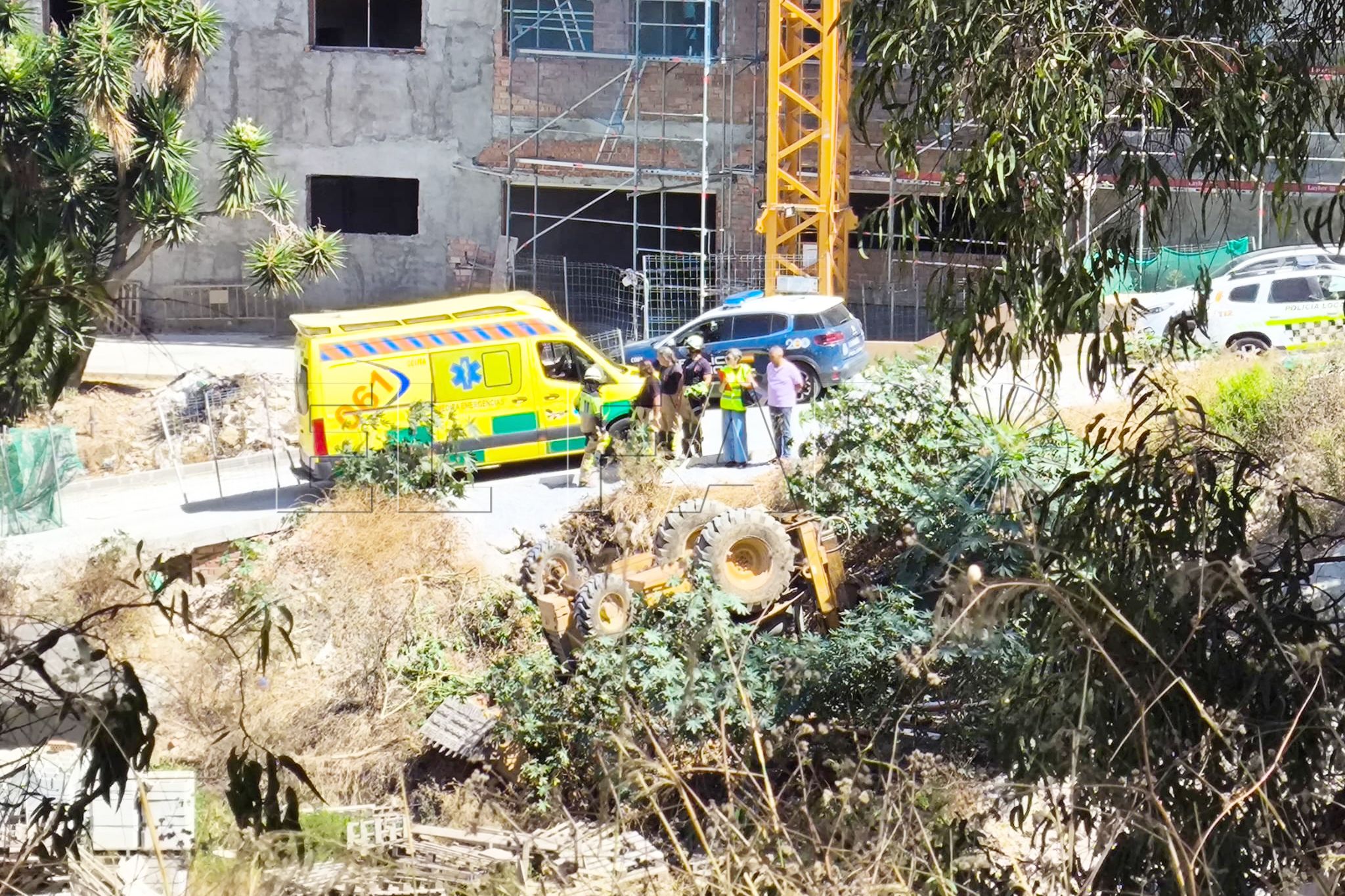 portada-accidente-maquinaria-avenida-Lisboa-bomberos