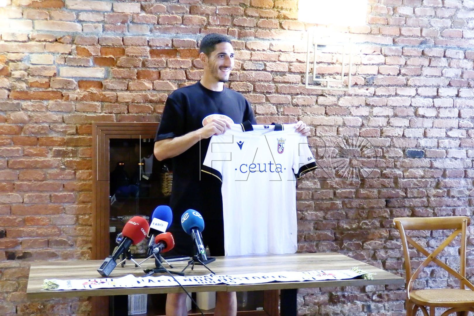 presentacion-jugador-ad-ceuta-yann-bodiger-8