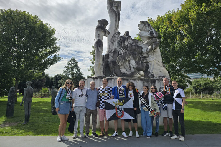 primeros-aficionados-ceuta-estan-santander-futbol-003