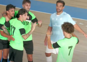 ua-ceuti-se-emplea-fondo-segundo-test-jerez-futbol-sala