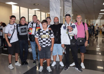 aficionados-ceuta-parten-cadiz-ilusion-bandera-007