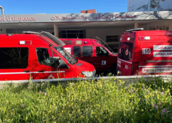 arroja-liquido-inflamable-persona-no-darle-limosna-tanger