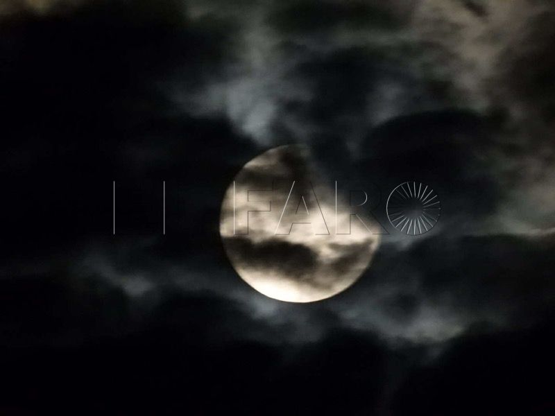 asi-se-ha-visto-eclipse-lunar-ceuta-001