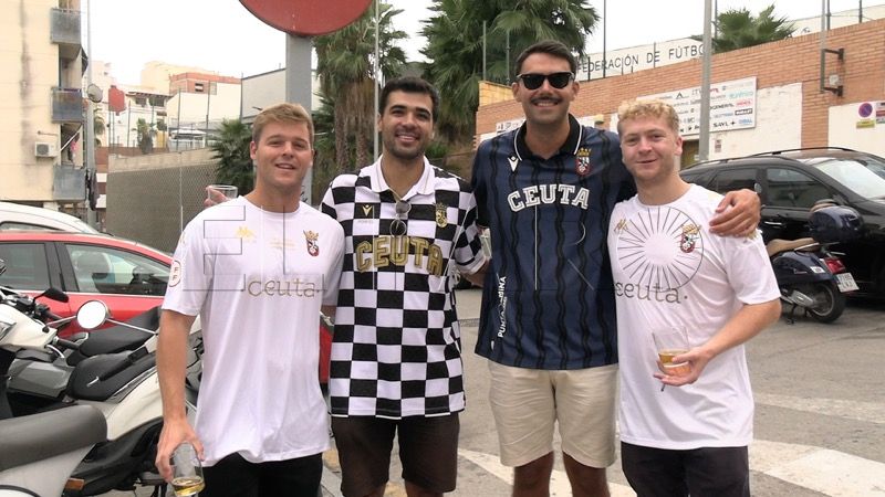 buen-ambiente-aficionados-ceuta-huesca-015