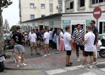 buen-ambiente-aficionados-ceuta-huesca-015