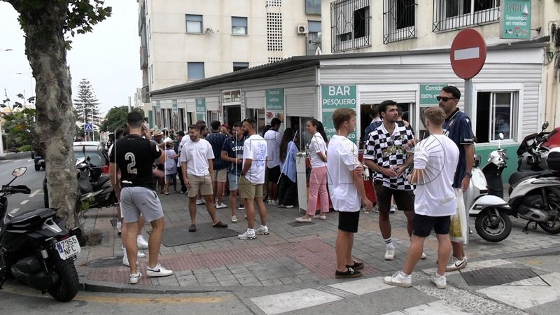 buen-ambiente-aficionados-ceuta-huesca-015