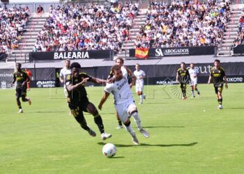 ceuta-estelar-doblega-zaragoza-sin-ideas-futbol