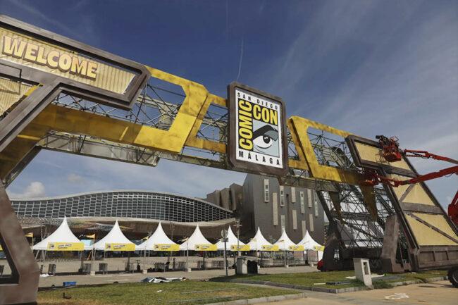 ceuties-comic-con-malaga-arnold-schwarzenegger-dafne-keen-natalia-dyer