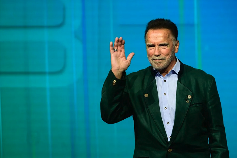 ceuties-comic-con-malaga-arnold-schwarzenegger-dafne-keen-natalia-dyer