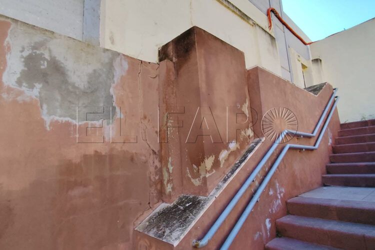 colegio-ramon-cajal-sin-clases-ejemplo-abandono-014