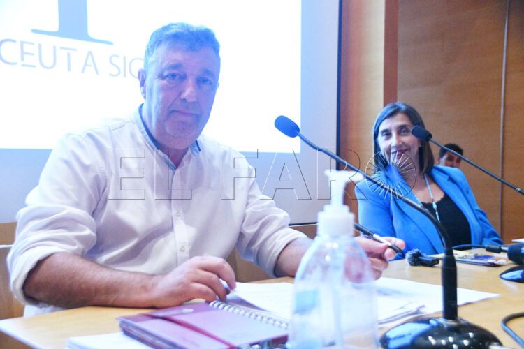 conferencia-sony-vashdev-lalawani-emilio-lamorena-foro-ceuta-siglo-xxi-ceuta-que-futuro-queremos-5