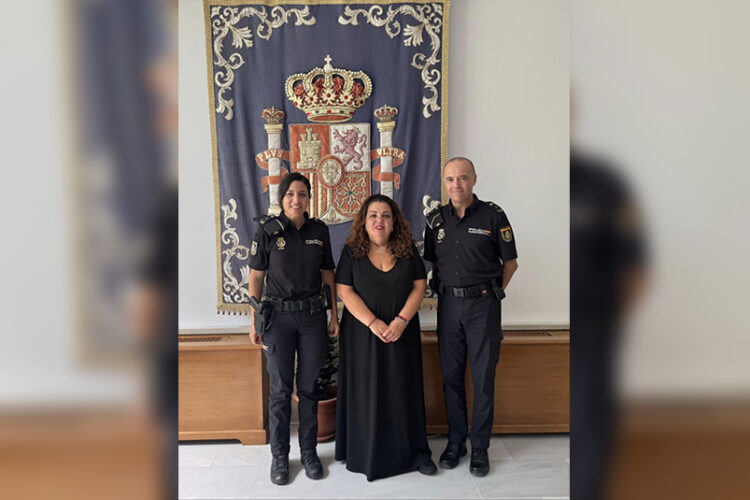 david-paloma-heroes-policia-nacional-salvaron-bebe