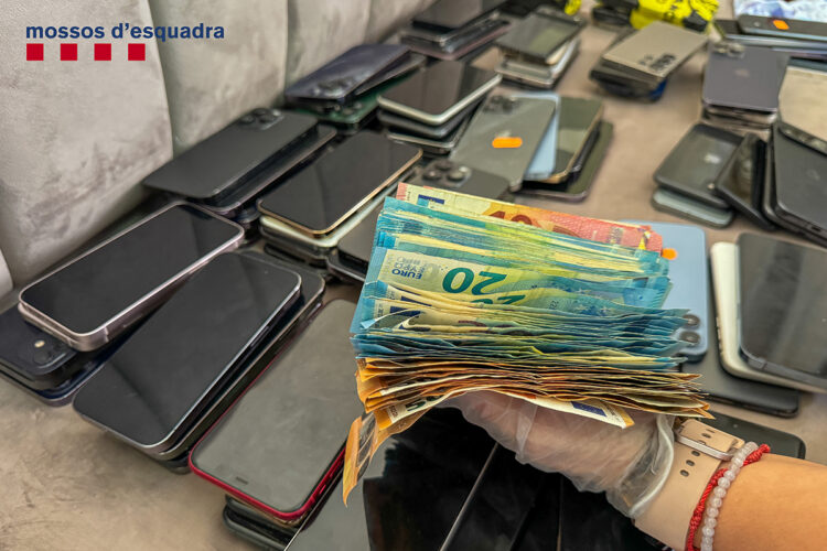 desmantelada-banda-revendia-moviles-marruecos-sustraidos-europa-001