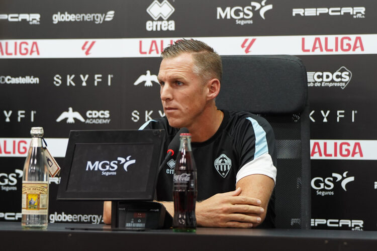 entrenador-castellon-sancionado-dos-partidos