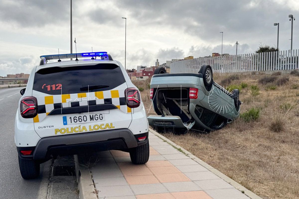 fotos-vehiculo-vuelca-cerca-embolsamiento-loma-colmenar-002-portada