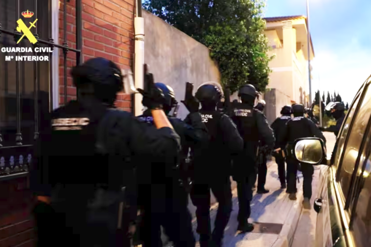 guardia-civil-estafas-bancarias-cae-red-especializada-vishing-victimas-ceuta