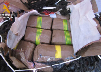 guardia-civil-pesca-casi-100-kilos-hachis