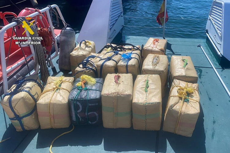 kilos-hachis-pescados-mar-guardia-civil