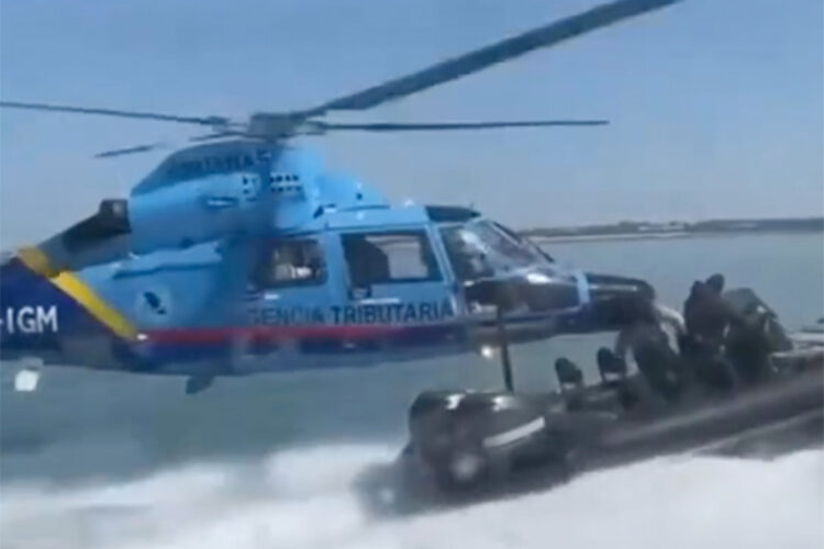 persecucion-pelicula-helicoptero-narcolancha copia