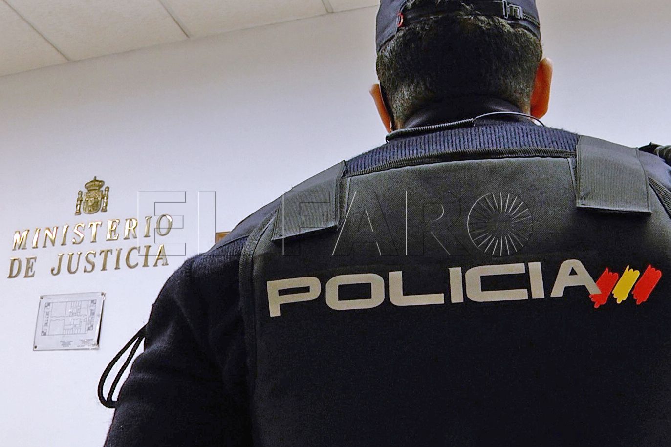 policia-nacional-espalda-ministerio-justicia