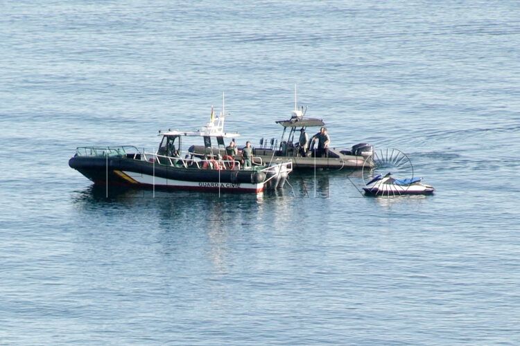 portada-guardia-civil-rastrea-sarchal-pase-inmigrantes-moto-agua-10