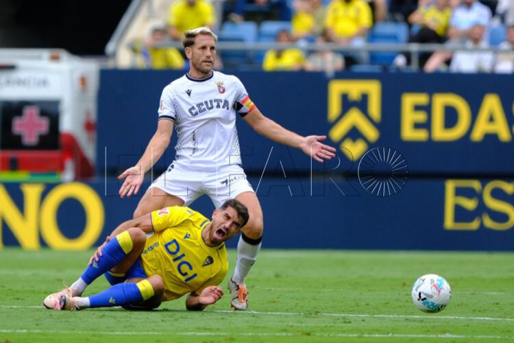 primera-mitad-encuentro-Cádiz-FC-AD-Ceuta