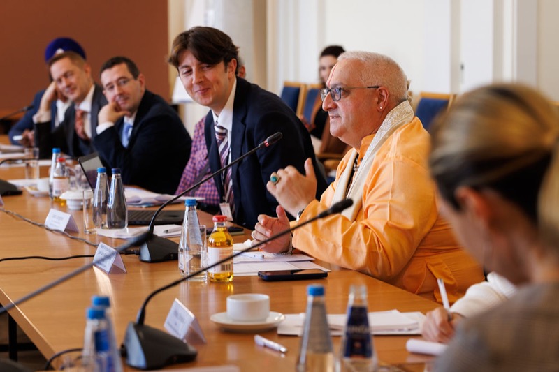 ramchandani-reunion-osce-religiones-no-abrahamicas-002