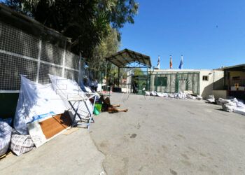 tercermundista-imagen-ceuta-puertas-ceti-10
