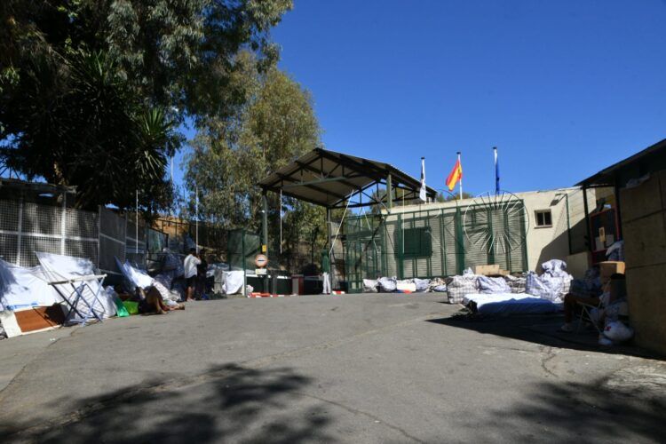 tercermundista-imagen-ceuta-puertas-ceti-2