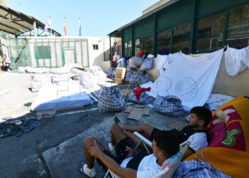 tercermundista-imagen-ceuta-puertas-ceti-3