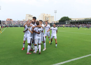 un-ceuta-con-actitud-consigue-la-primera-victoria-en-segunda-2-1